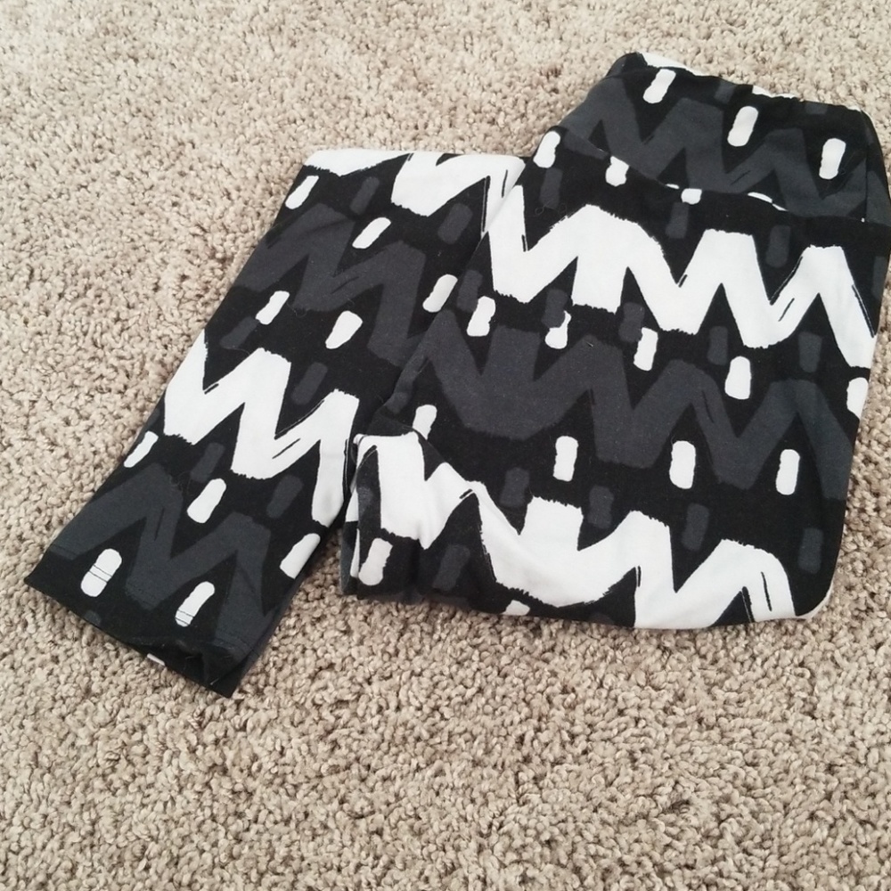 LulaRoe One Size Leggings